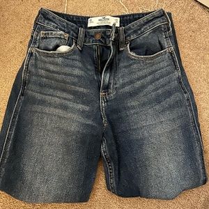 hollister mom jeans!